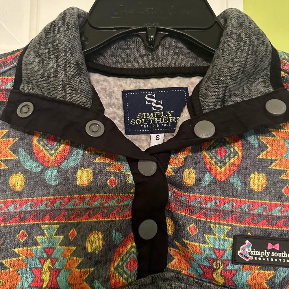 Simply Southern Pullover Sweater Turtle Pattern Size Small - Picture 4 of 10